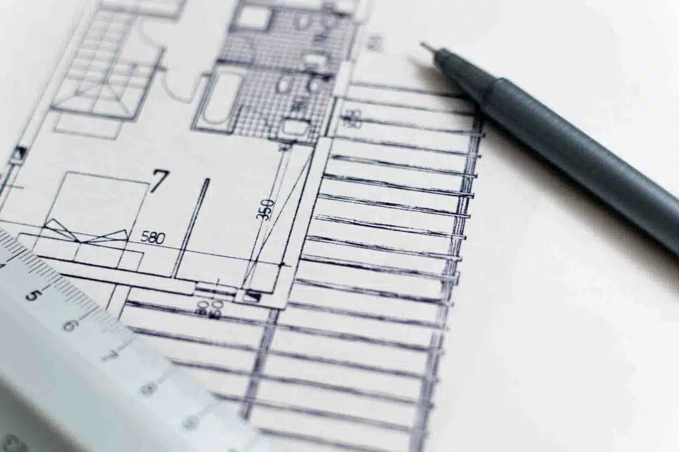 Integrating data analysis tools enhances construction project success.