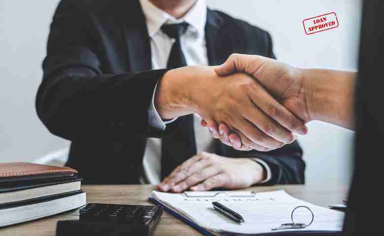 Broker assisting client with low doc car loan in Western Australia