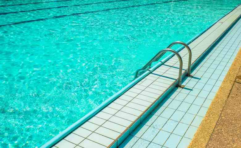 Modern water amenities integrated into a commercial property landscape