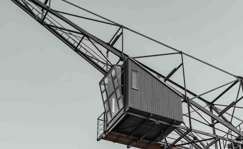 Multipurpose aerial lift equipment operating on a labor-constrained construction site in 2026